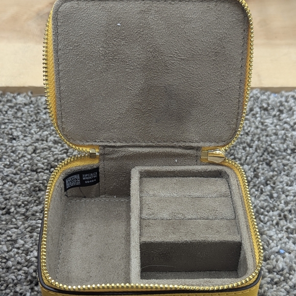 Michael Kors Yellow Leather Zip Around Travel Ring Jewelry Case - Picture 5 of 7